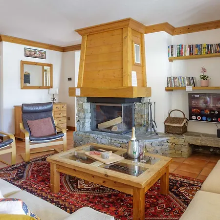 Des Alpes 302 Appt - Year