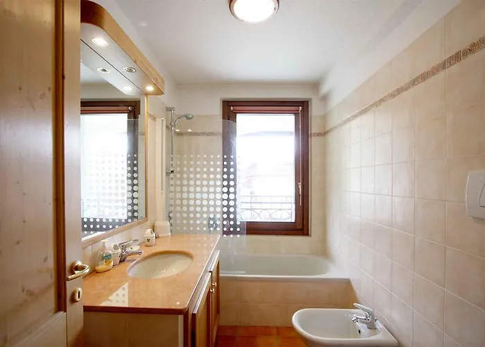 Des Alpes 302 Appt - Year